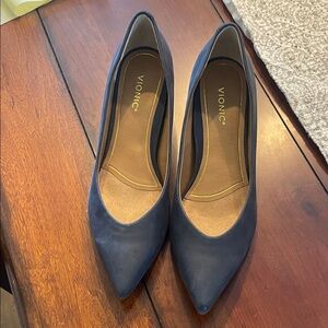 Vionic Classic Navy Heels NEW